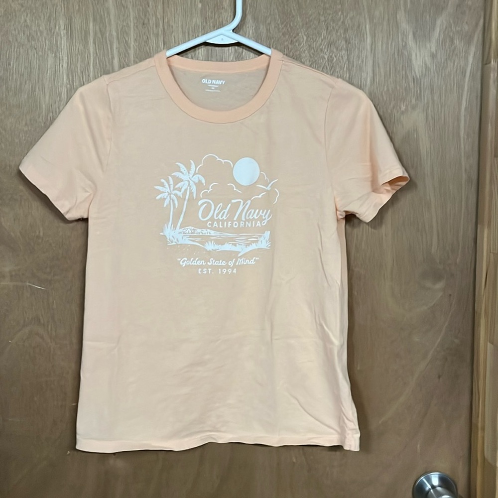 Women’s Old Navy T-shirt